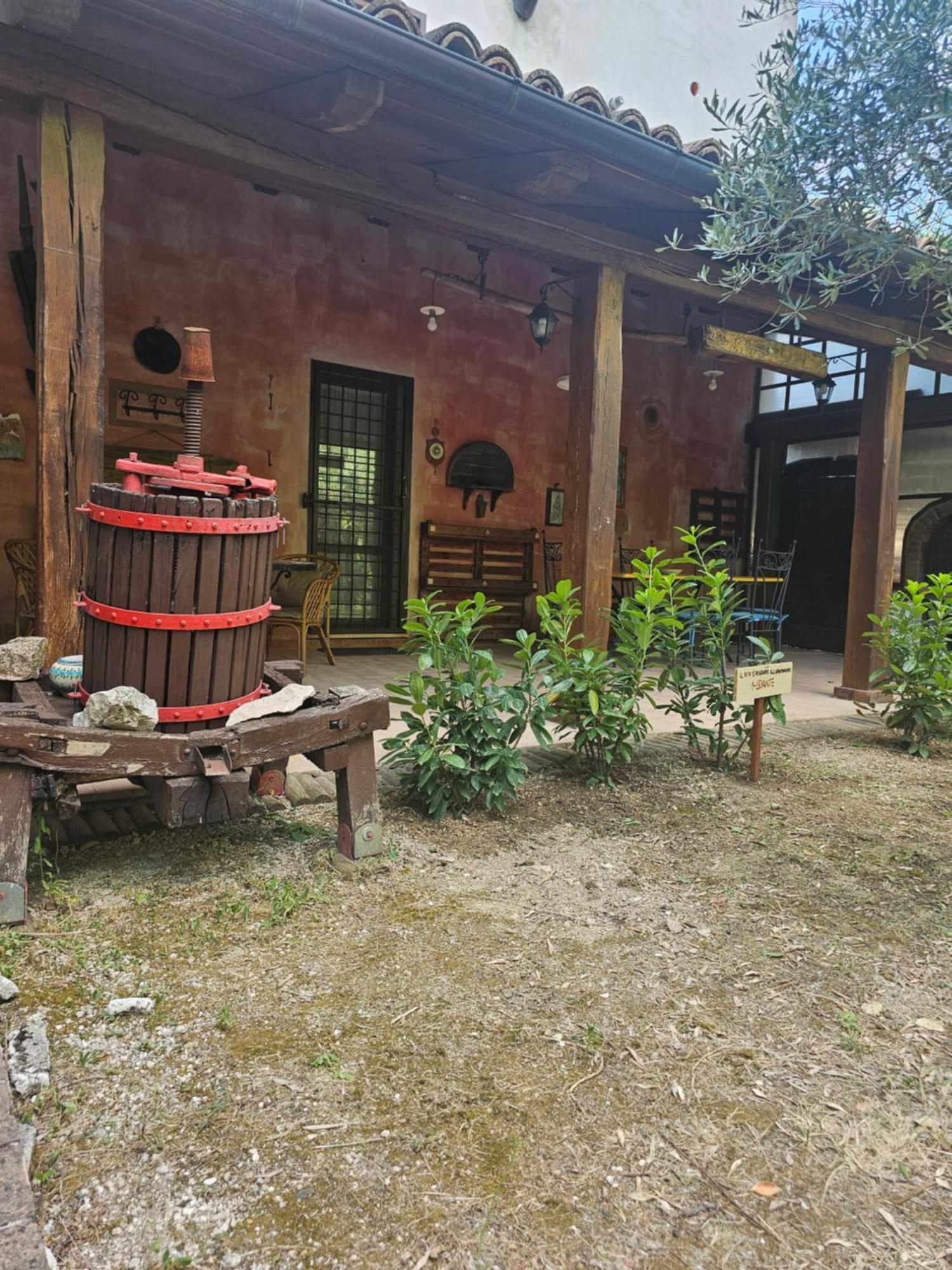 La Rosa Dei Venti - Country House Fossato di Vico المظهر الخارجي الصورة